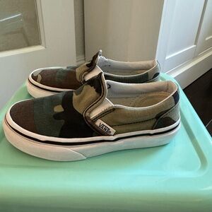 Vans Camouflage slip on shoes